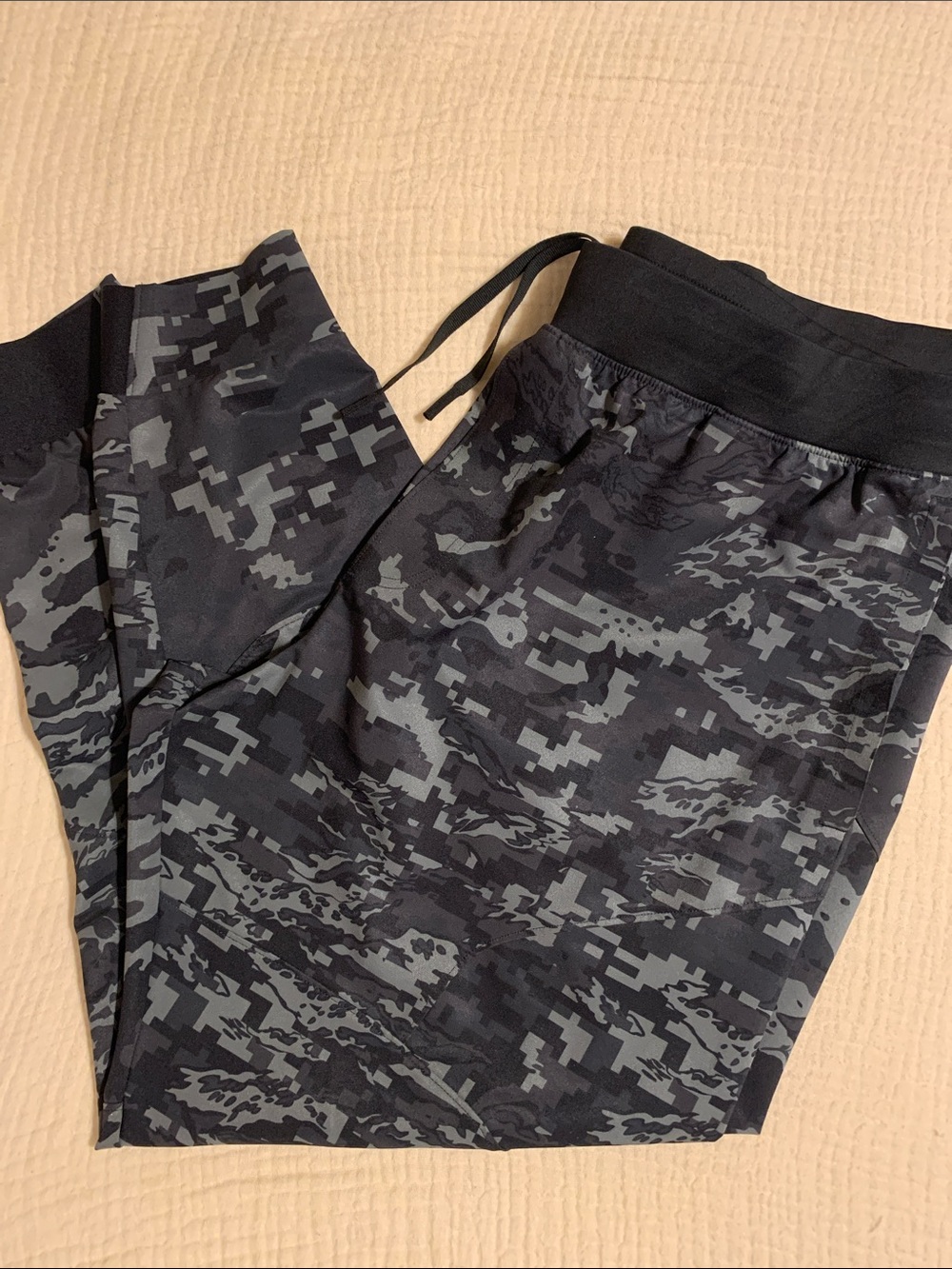 Men's Black & Gray Camo Athletic Joggers